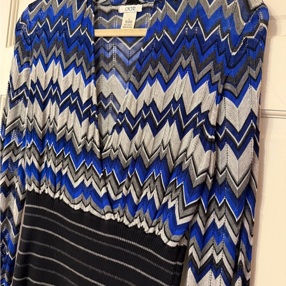 Top - Picture 2 of 6